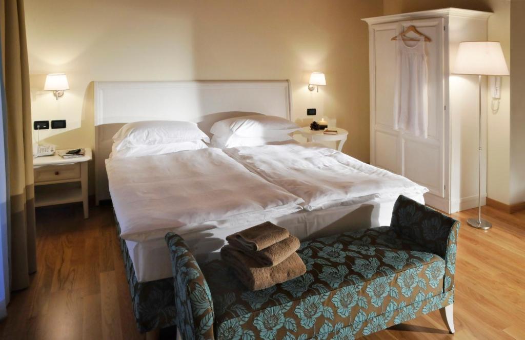 Dependance Lipa Hotel Basovizza Phòng bức ảnh